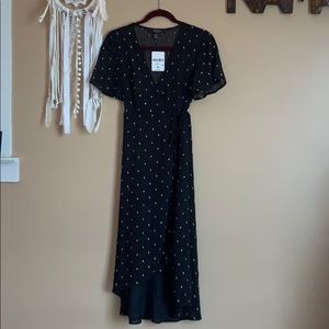 NWT Printed midi wrap dress 🖤